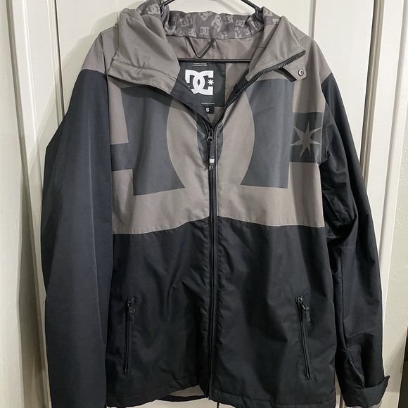 DC Ski Snowboard Jacket Mens size Small Winter Hood 10K Waterproof‎ - Picture 1 of 10